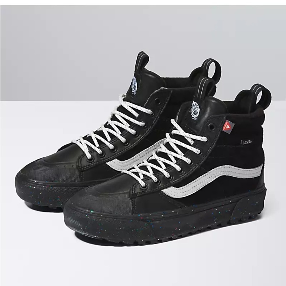 VANS Sk8-Hi MTE-2 Glitter Shoe - Size 6 Men / 7.5 Women